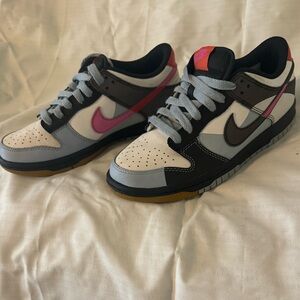 NIKE DUNK LOW SE SUMMIT